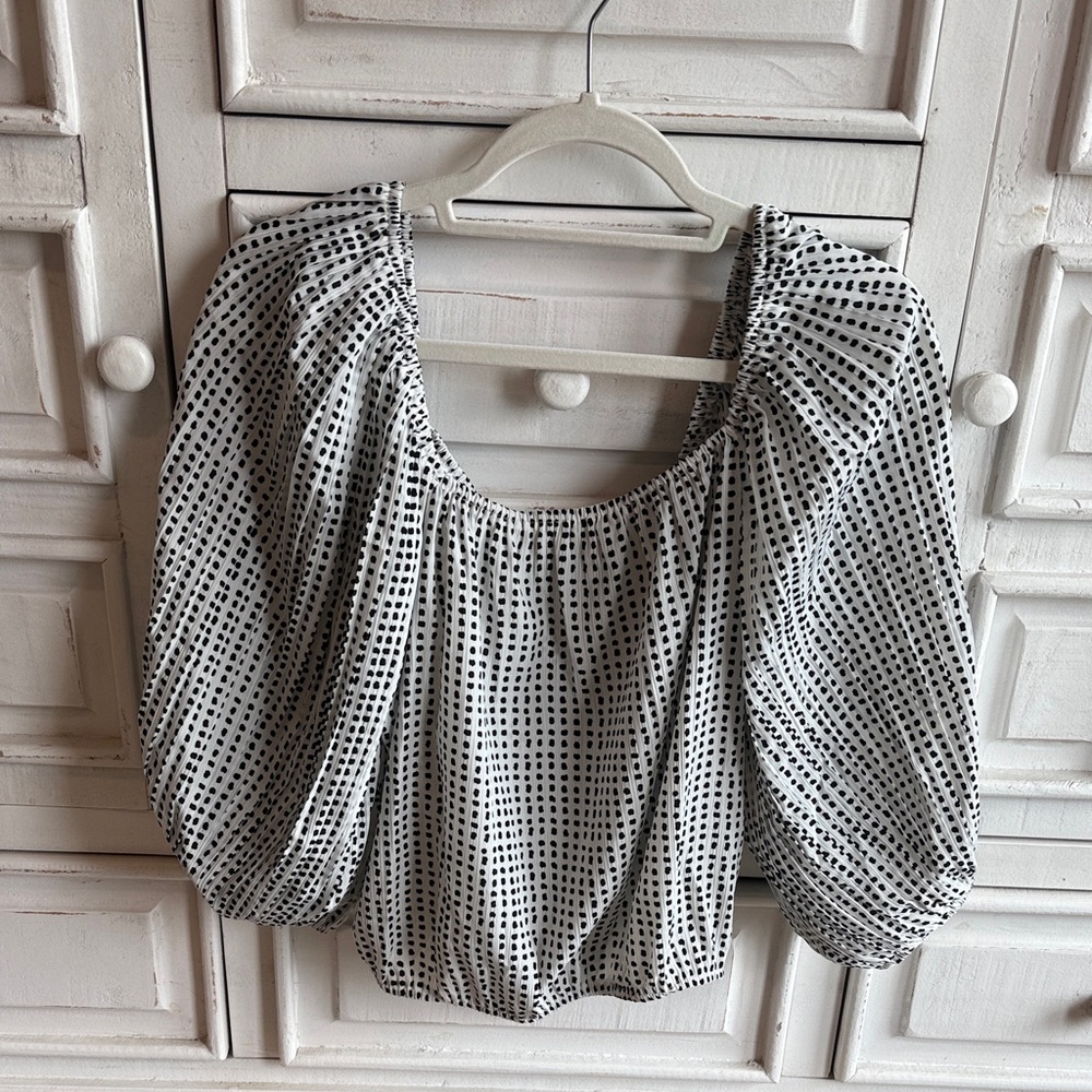 Women's Black Dot White Puff Sleeve Blouse